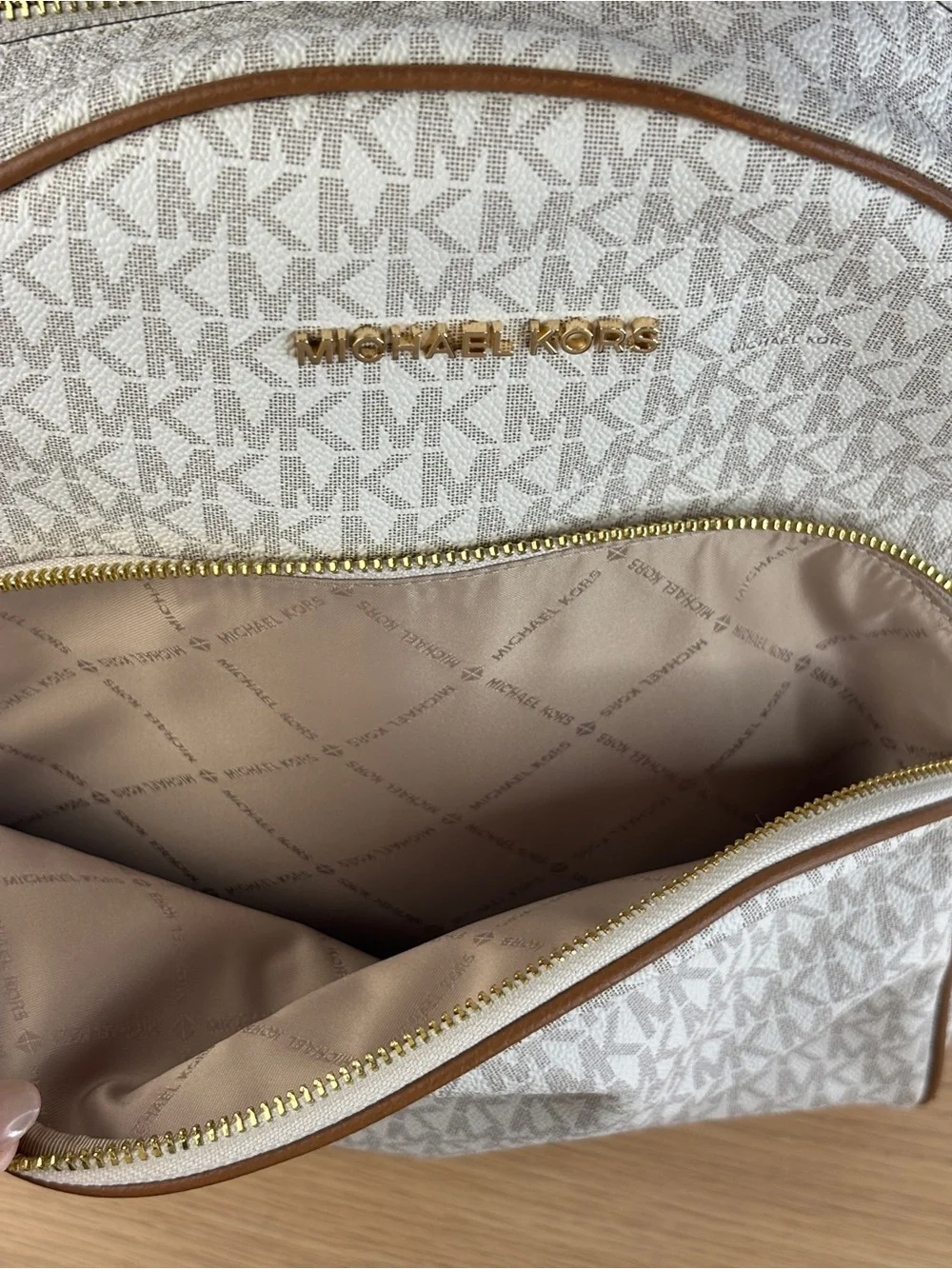 MICHAEL Michael Kors Abbey Large Backpack Popular Vanilla/Acorn Color NWOT